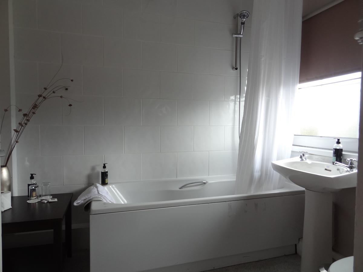 The Pytchley Inn West Haddon Номер фото